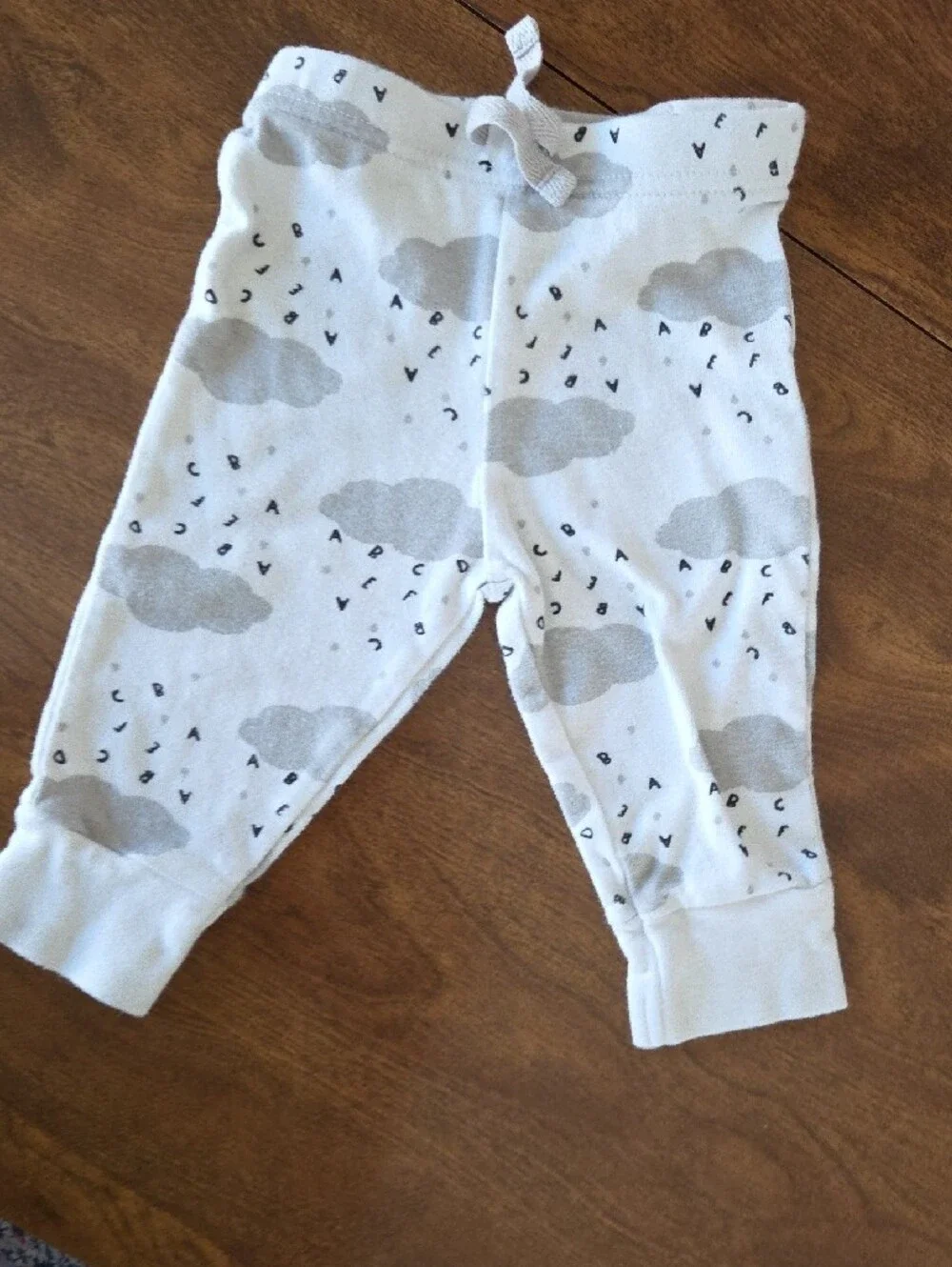 Bundle/6 Pieces Varied Sizes Baby Clothes Carters And Other Brands
